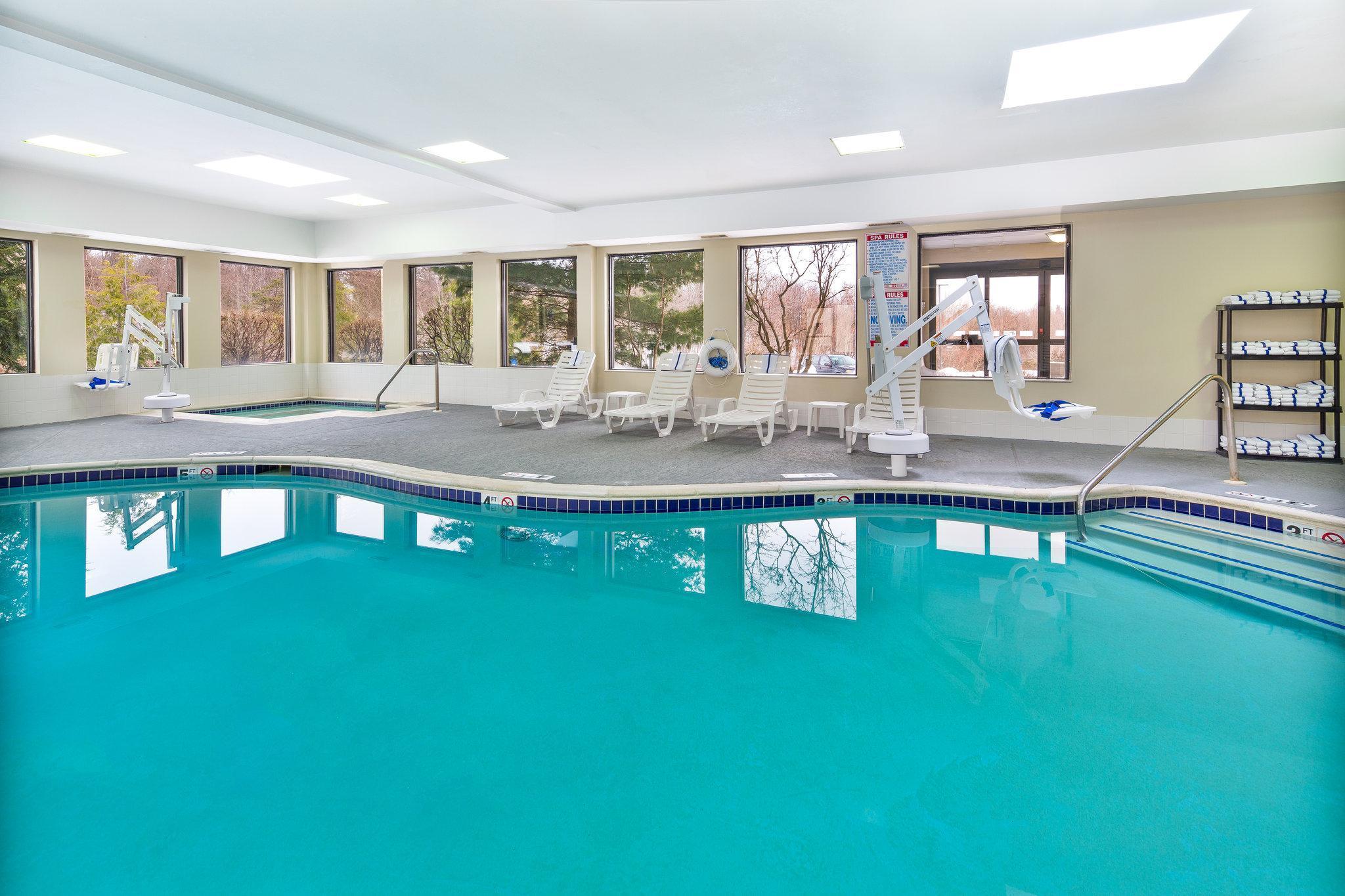 Holiday Inn Express Harrisburg I-81 - Hershey By Ihg Manadahill Bagian luar foto