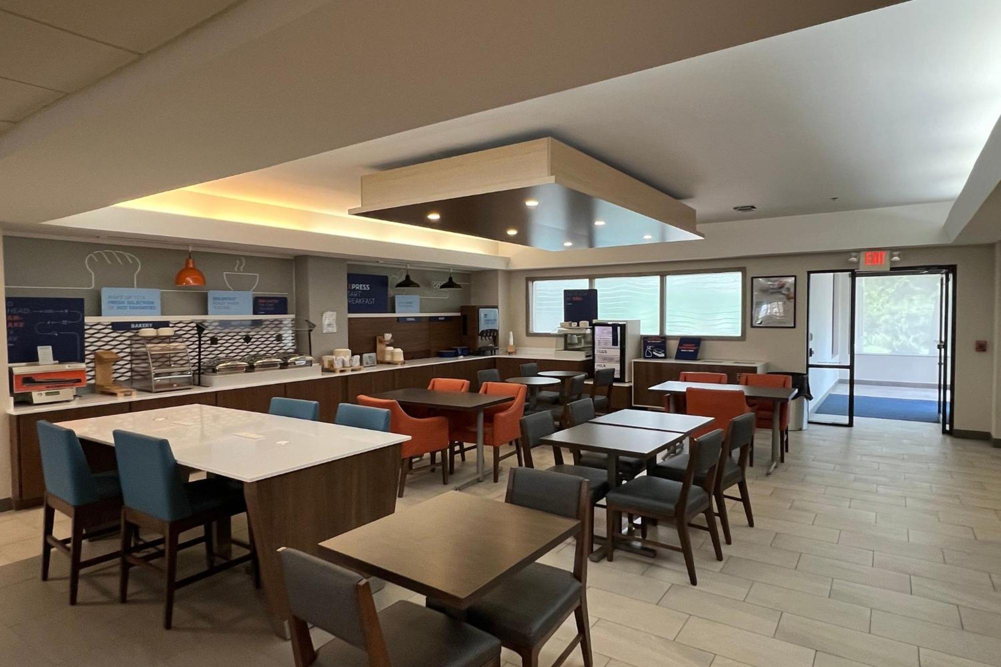 Holiday Inn Express Harrisburg I-81 - Hershey By Ihg Manadahill Bagian luar foto