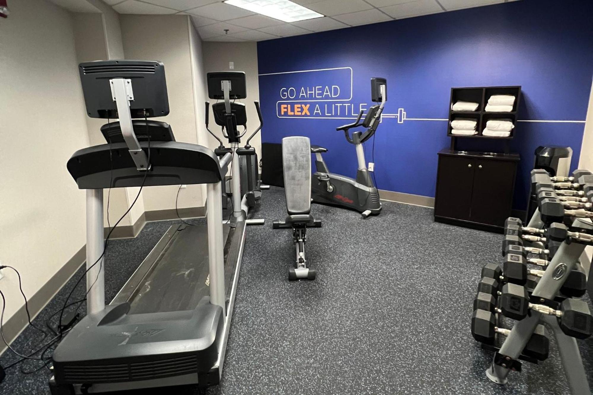 Holiday Inn Express Harrisburg I-81 - Hershey By Ihg Manadahill Bagian luar foto
