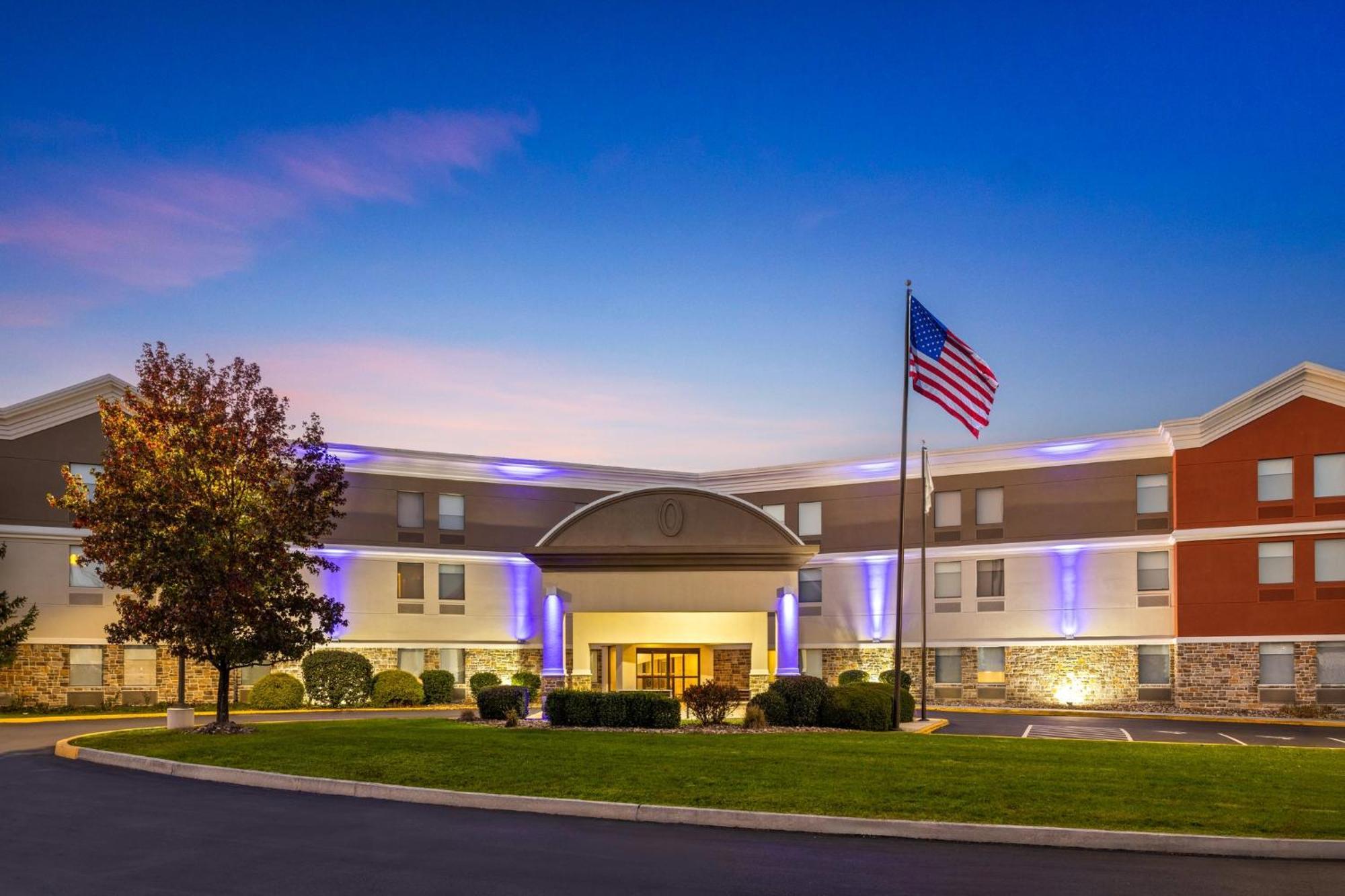 Holiday Inn Express Harrisburg I-81 - Hershey By Ihg Manadahill Bagian luar foto