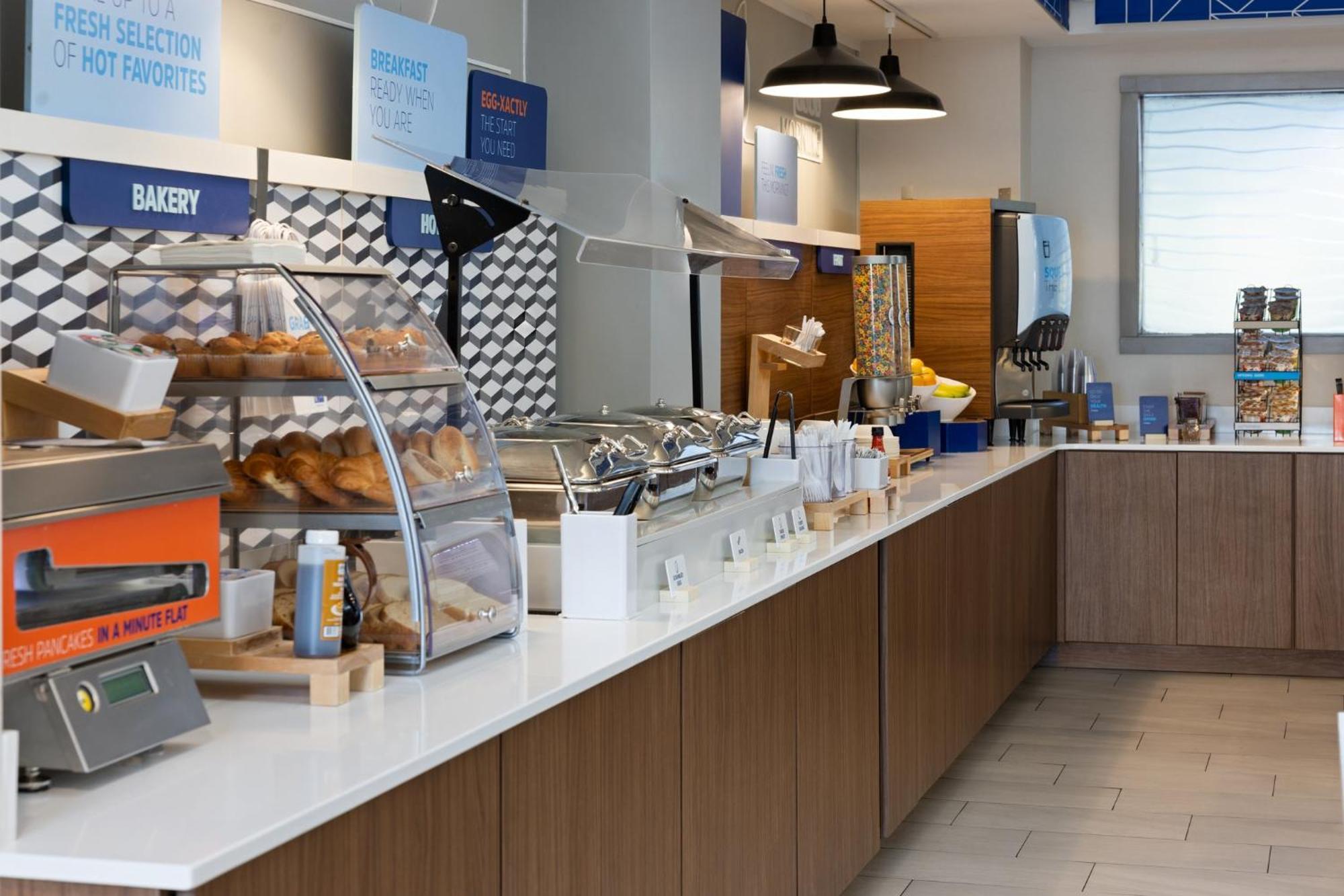Holiday Inn Express Harrisburg I-81 - Hershey By Ihg Manadahill Bagian luar foto