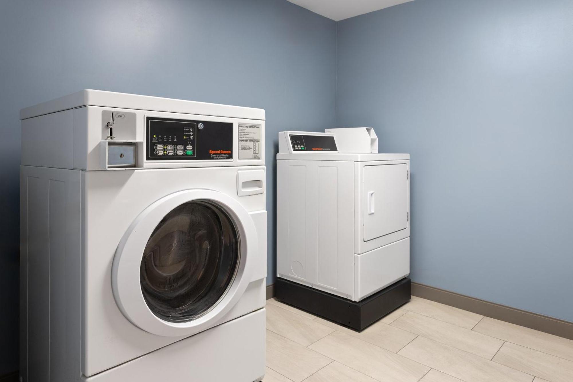 Holiday Inn Express Harrisburg I-81 - Hershey By Ihg Manadahill Bagian luar foto