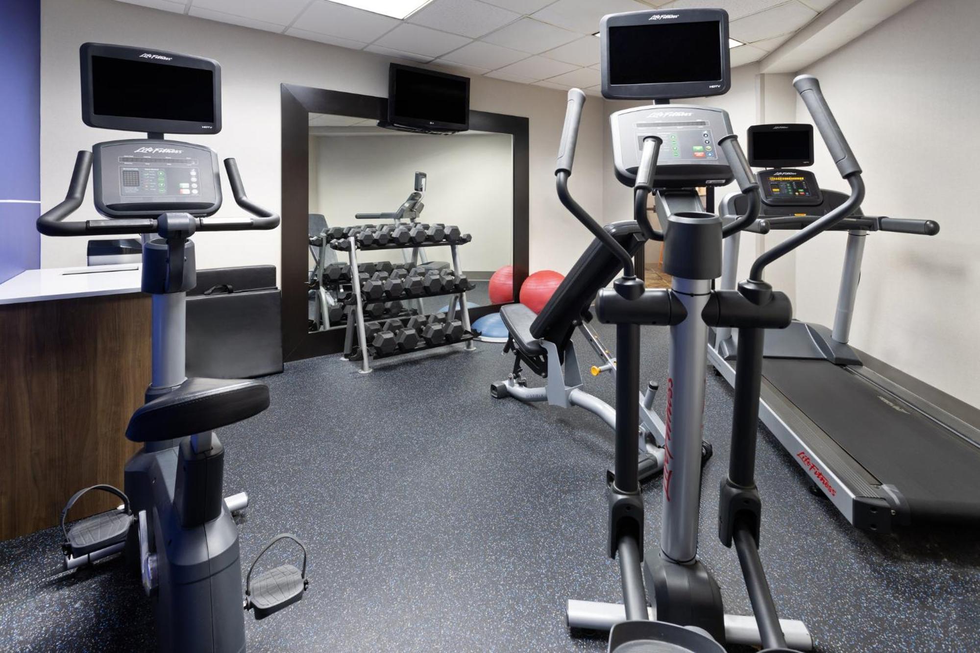 Holiday Inn Express Harrisburg I-81 - Hershey By Ihg Manadahill Bagian luar foto